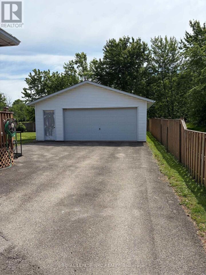 Property Photo:  13 Bosnich Avenue  ON L3C 2W6 
