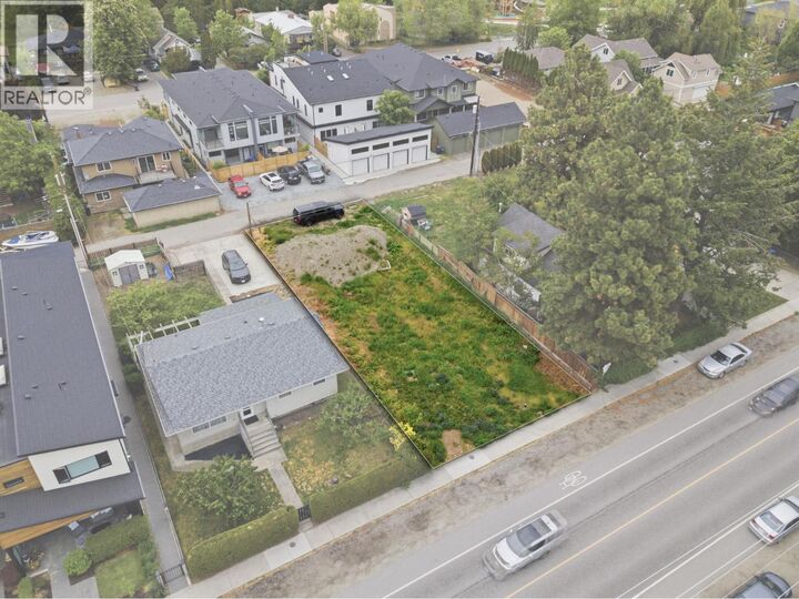 Property Photo:  784 Cadder Avenue  BC V1Y 5N6 