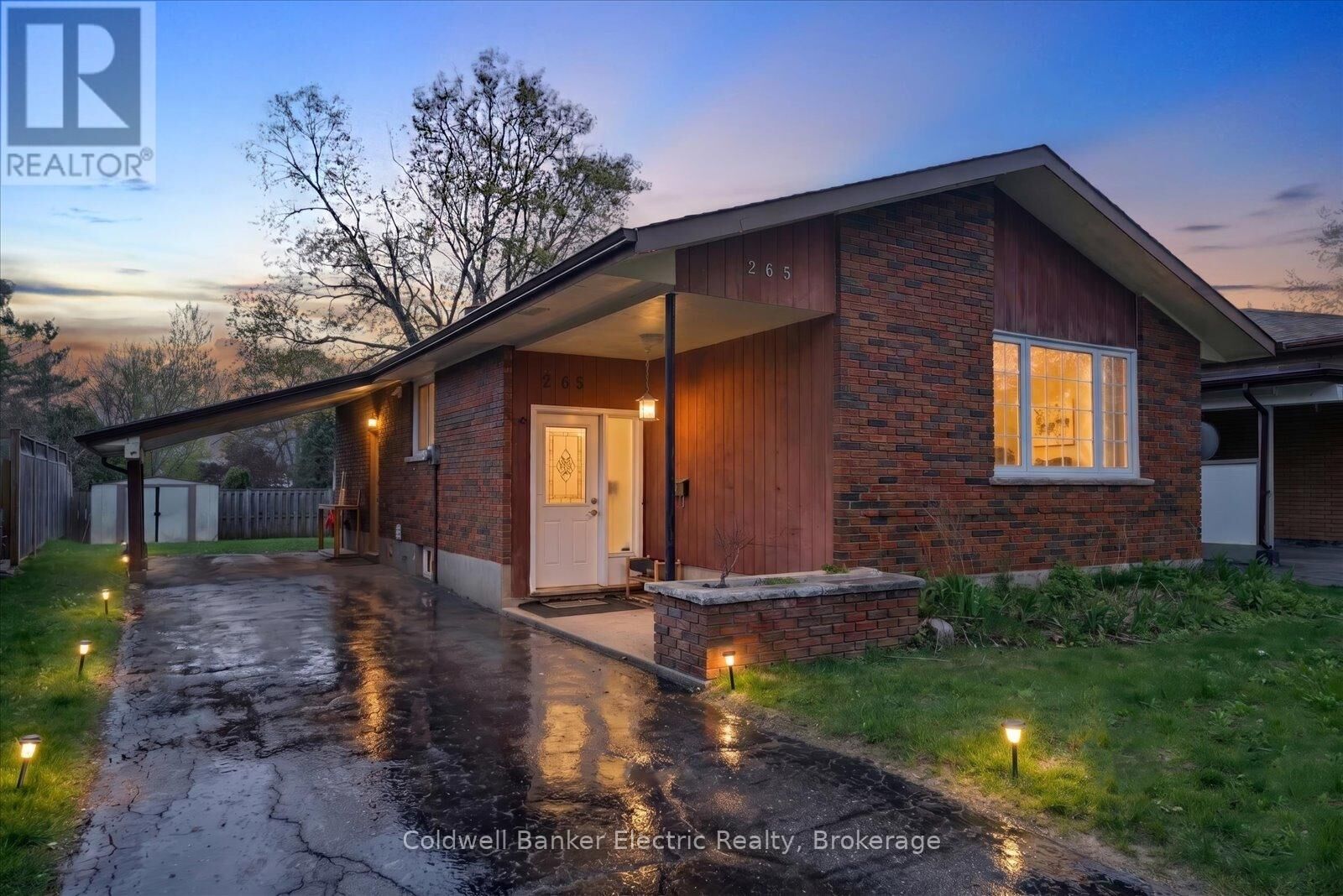 Property Photo:  265 Sunset Boulevard  ON K9H 5L1 