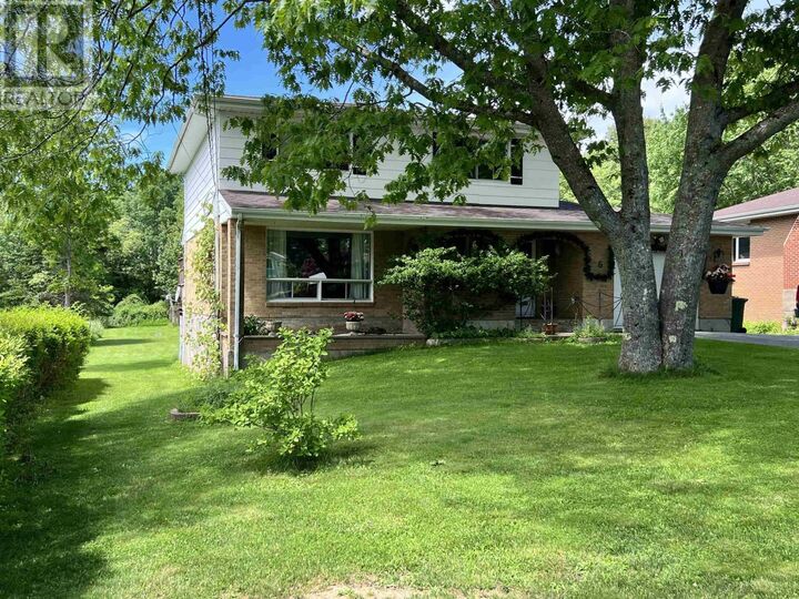 Property Photo:  6 Raymond Drive  NS B4C 1H2 