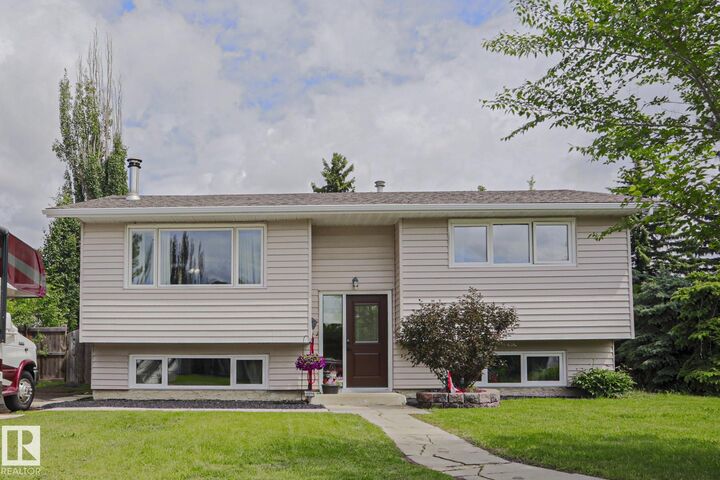 Property Photo:  2007 67 Street NW  AB T6K 2H7 