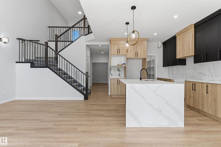Property Photo:  1721 Crossbill Loop NW  AB T5S 0W3 
