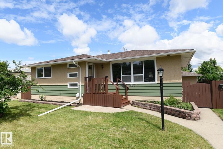 Property Photo:  9607 75 Street NW  AB T6B 2B6 
