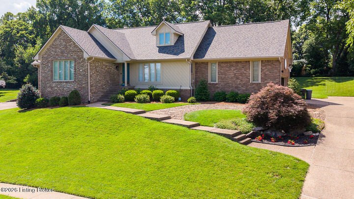 Property Photo: 4513 Wolfspring Dr KY 40241