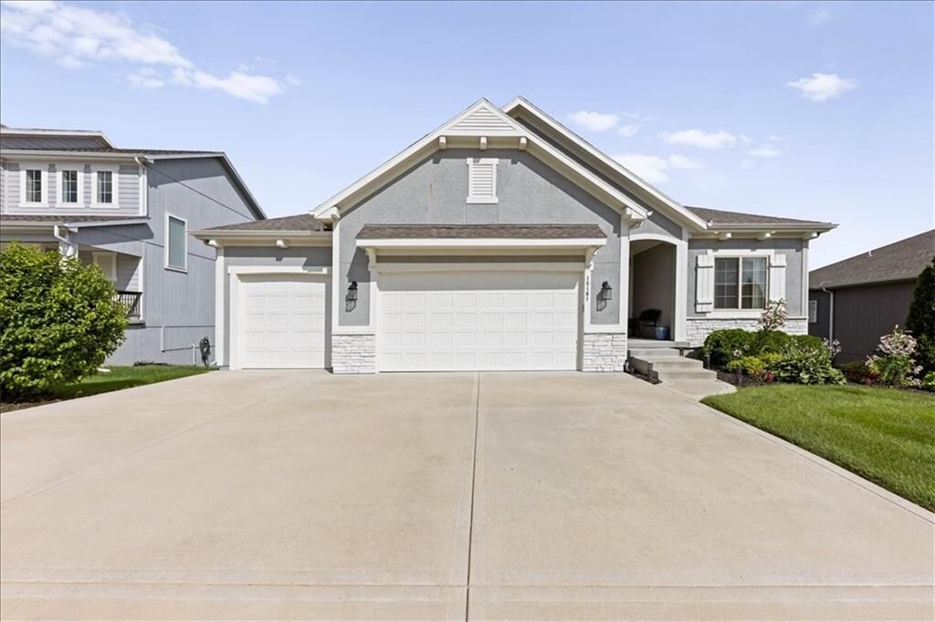 Property Photo: 18161 Hauser Street KS 66013