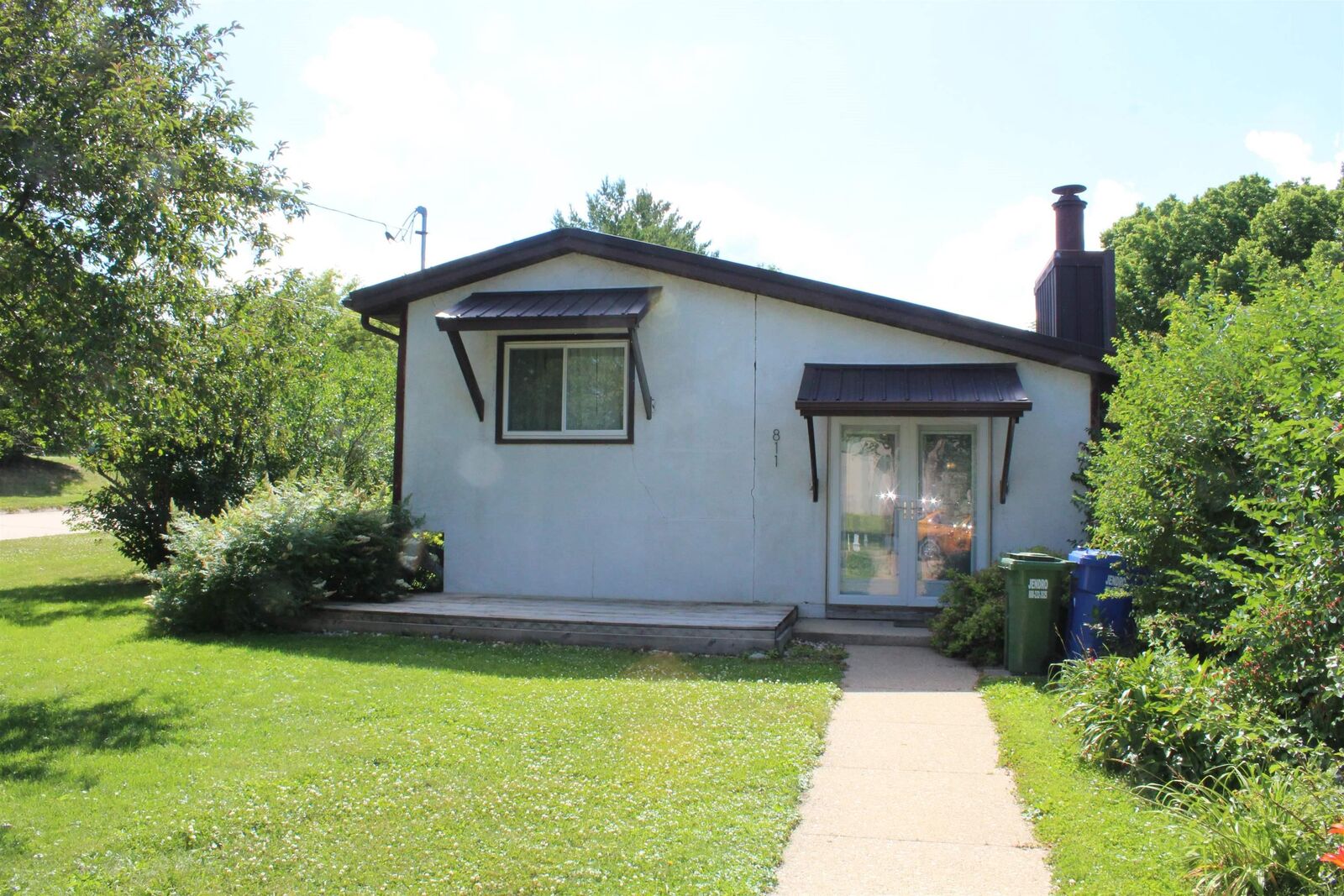 Property Photo:  811 Beck Street  IA 50616 