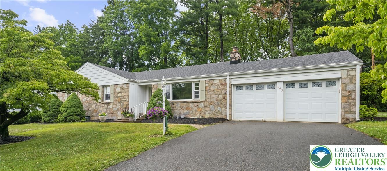 Property Photo:  243 Flagstone  PA 18017 