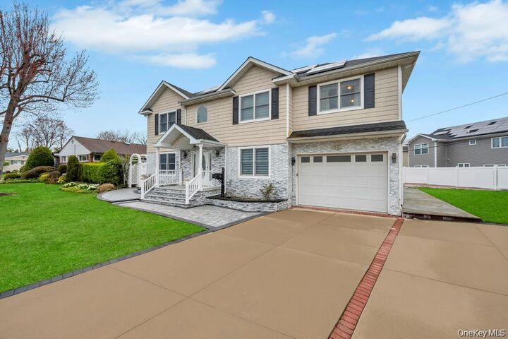 Property Photo: 6 Garden Circle NY 11791