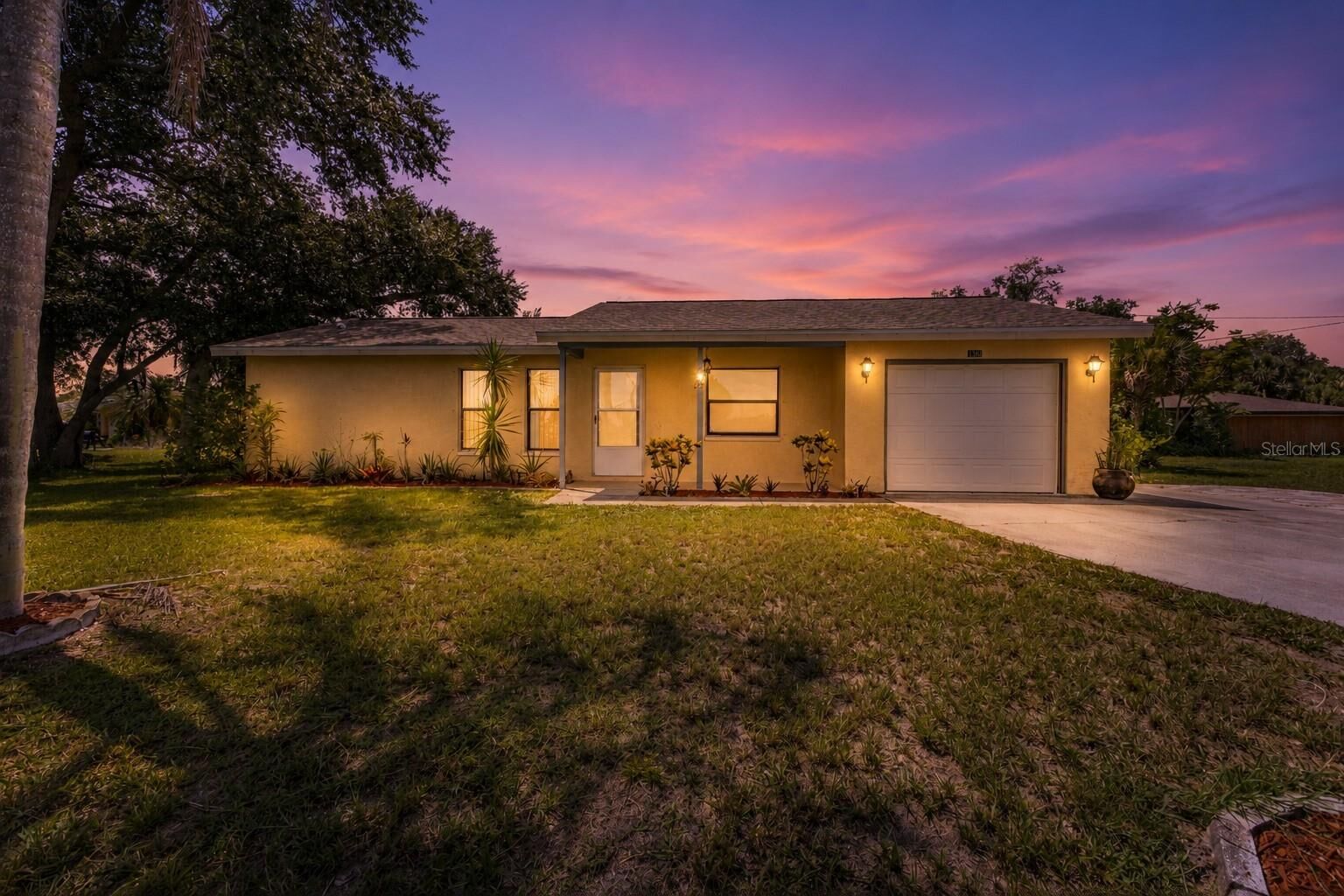 Property Photo:  1390 Tripoli Street  FL 34286 