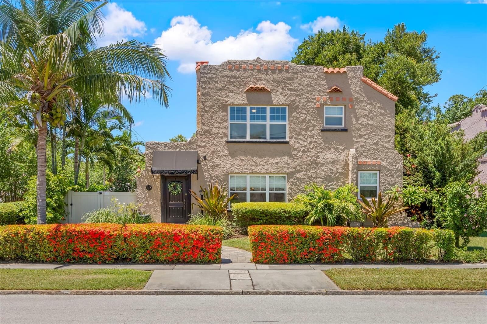 Property Photo:  1125 11th Avenue NE  FL 33705 