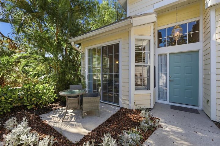 Property Photo:  7906 Whitebridge Glen  FL 34201 