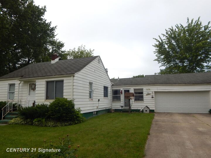 Property Photo: 3227 W Parkway Avenue MI 48504
