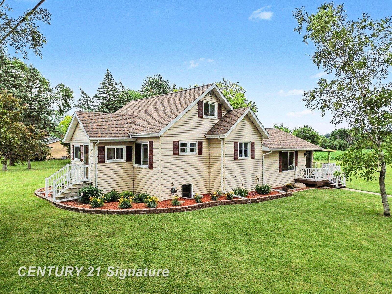 Property Photo:  763 W Salzburg Road  MI 48611 