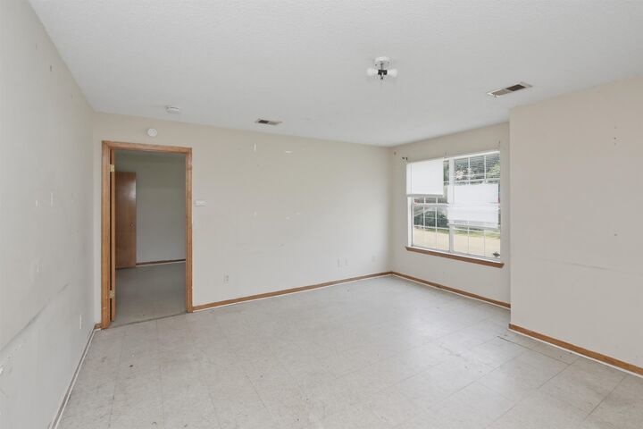 Property Photo:  3831 Black Forrest Dr  TN 38128 