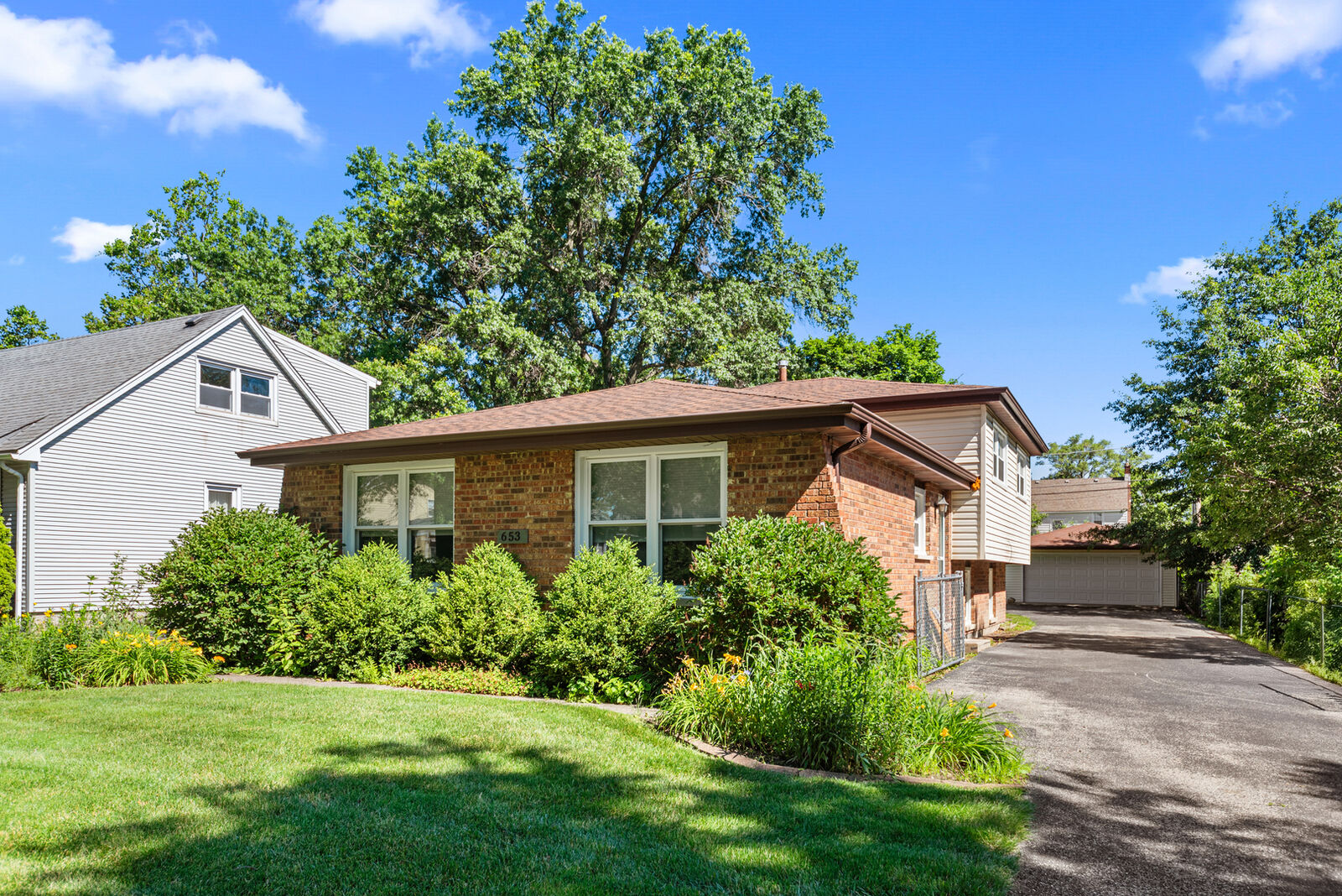 Property Photo:  653 Jefferson Street  IL 60417 