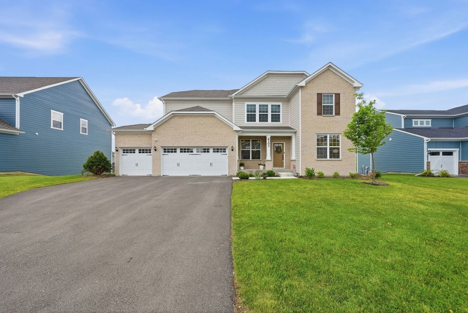 Property Photo:  6303 Julie Court  IL 60532 