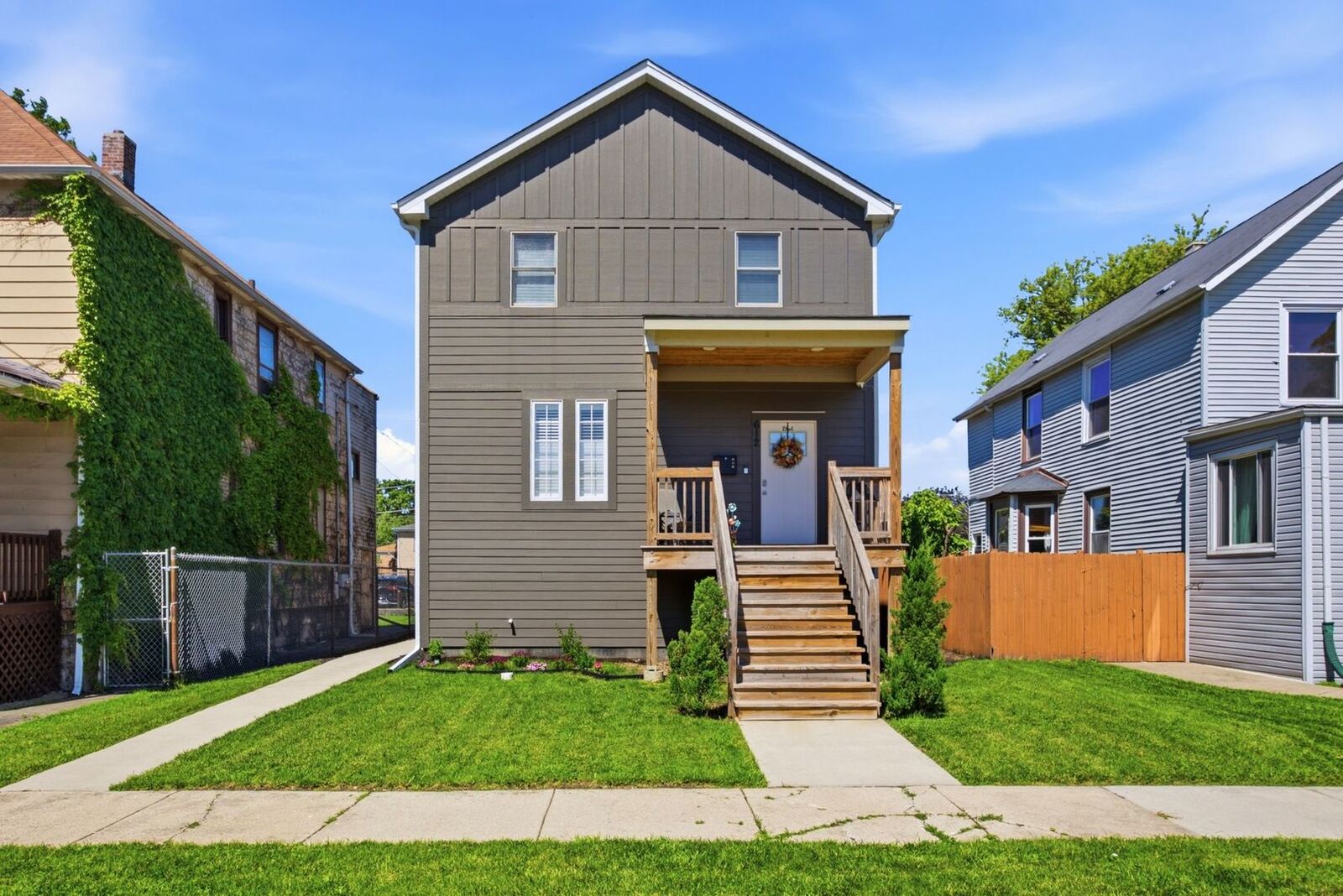 Property Photo:  612 S 13th Avenue  IL 60153 