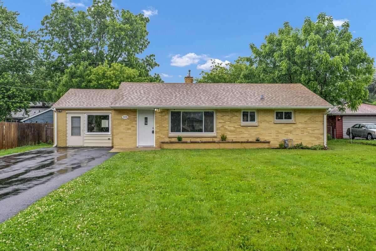 Property Photo: 10274 W Ford Avenue IL 60099