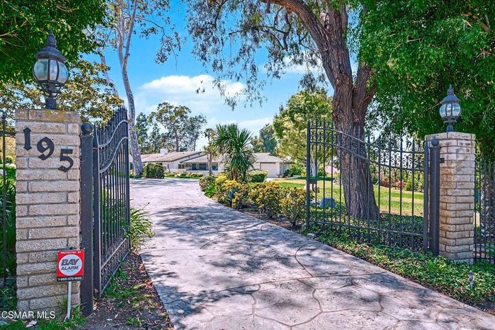 Property Photo:  195 Avocado Place  CA 93010 