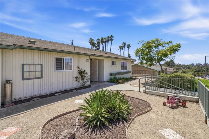 Property Photo:  1142 Via Alta  CA 93455 