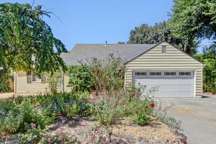 Property Photo: 921 W 8th Street CA 95616