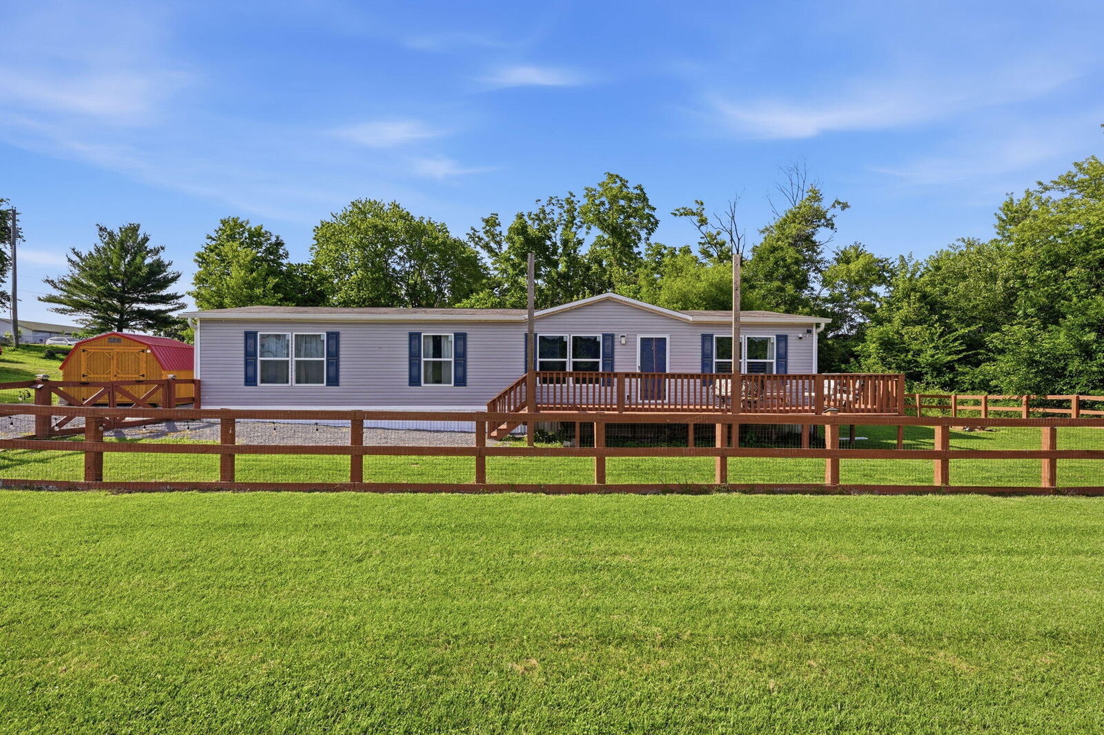 Property Photo:  107 Hawthorne Street  KY 41046 