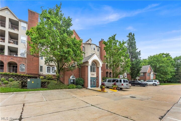 Property Photo:  180 Fox Hollow Drive 207  OH 44124 