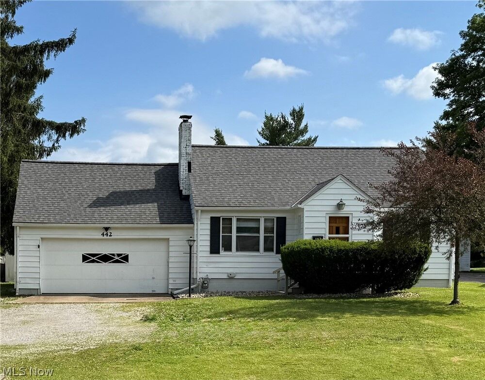 Property Photo: 442 N Hambden Street OH 44024