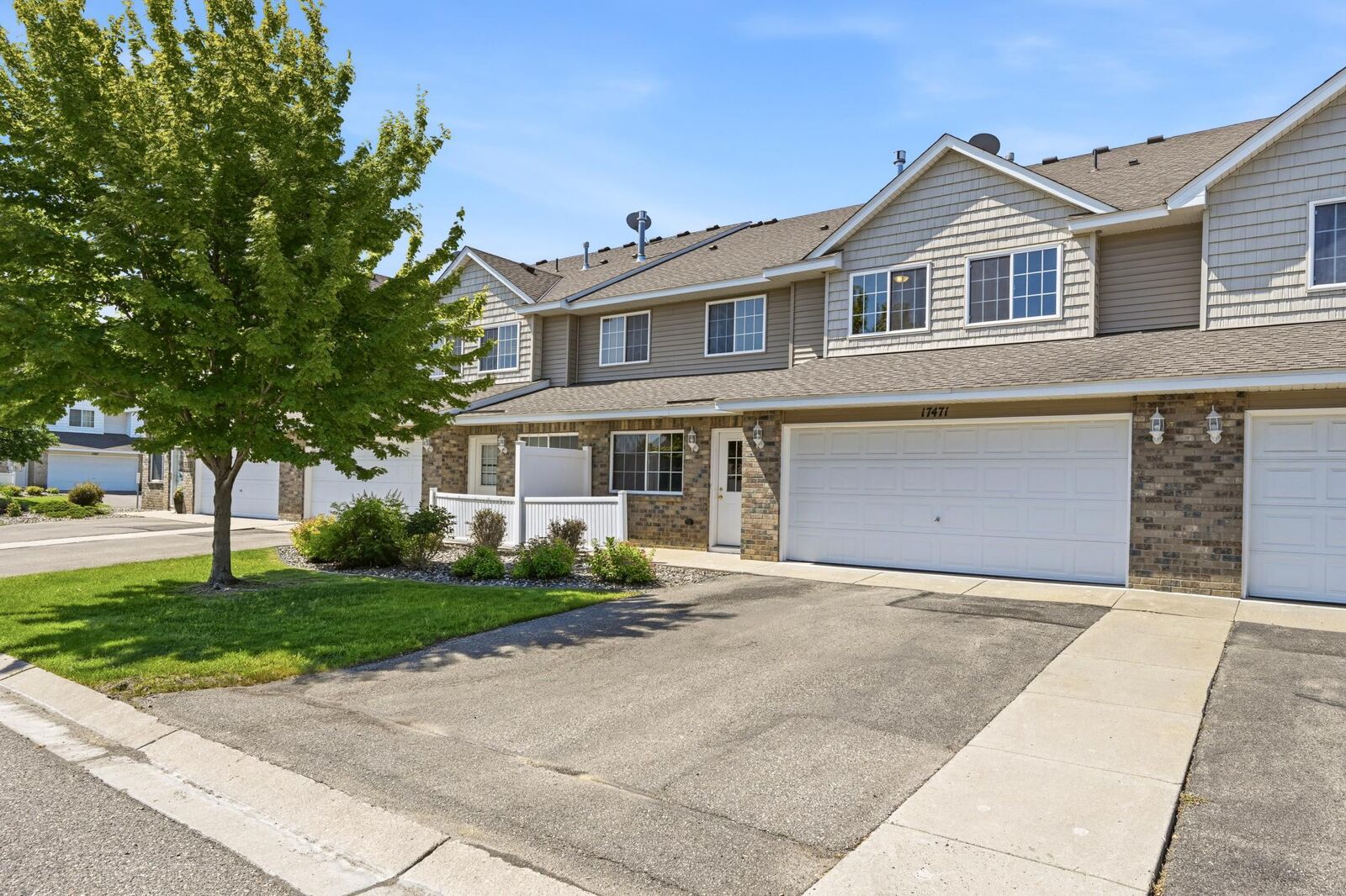 Property Photo:  17471 Gettysburg Way  MN 55044 