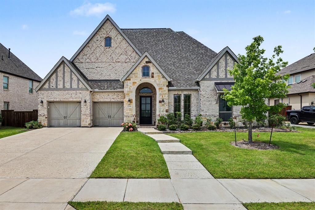 Property Photo: 2200 Shady Hill Drive TX 75078