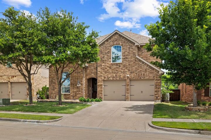 Property Photo:  1032 Edgefield Lane  TX 75126 
