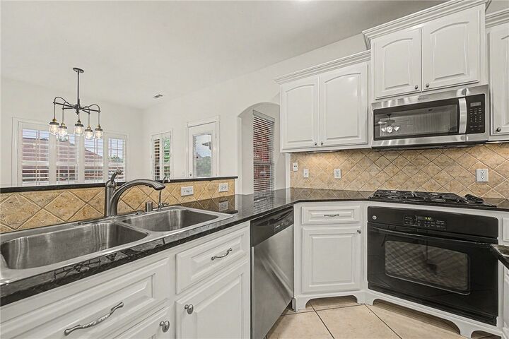Property Photo: 3903 SW Sycamore Street AR 72713