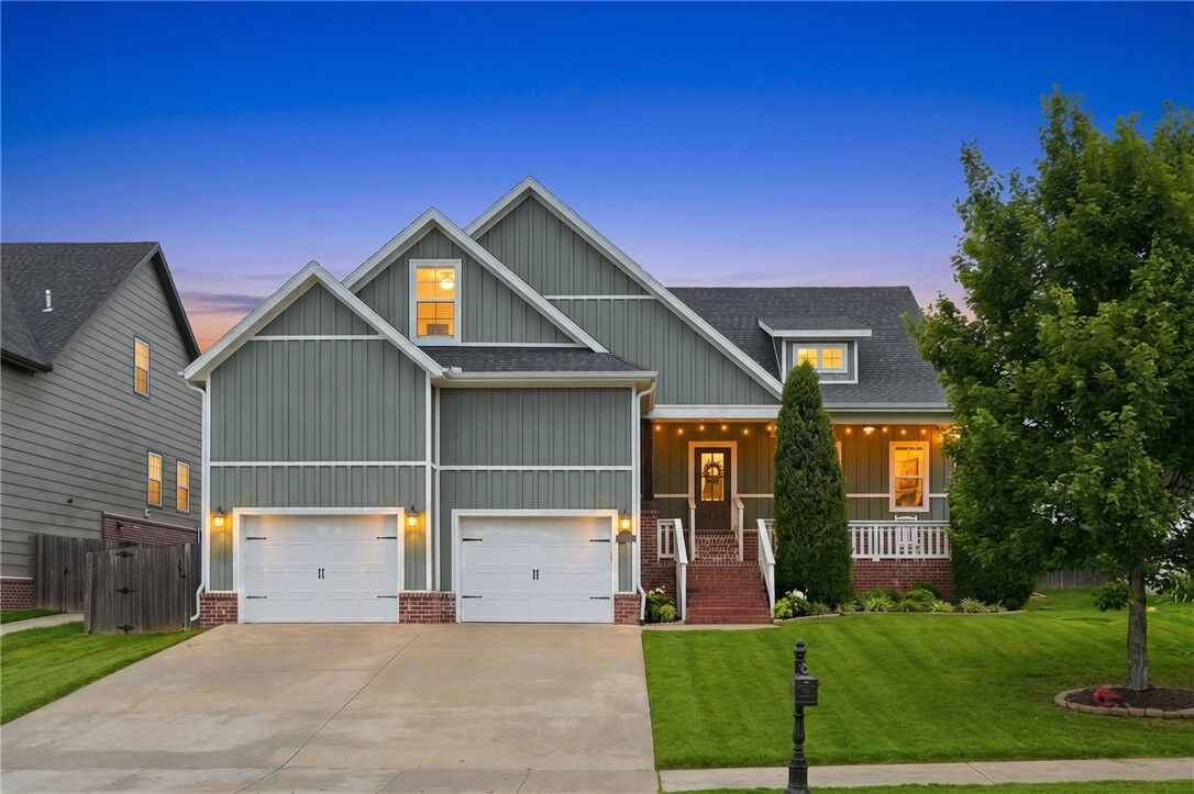 Property Photo:  1010 Charing Cross  AR 72718 