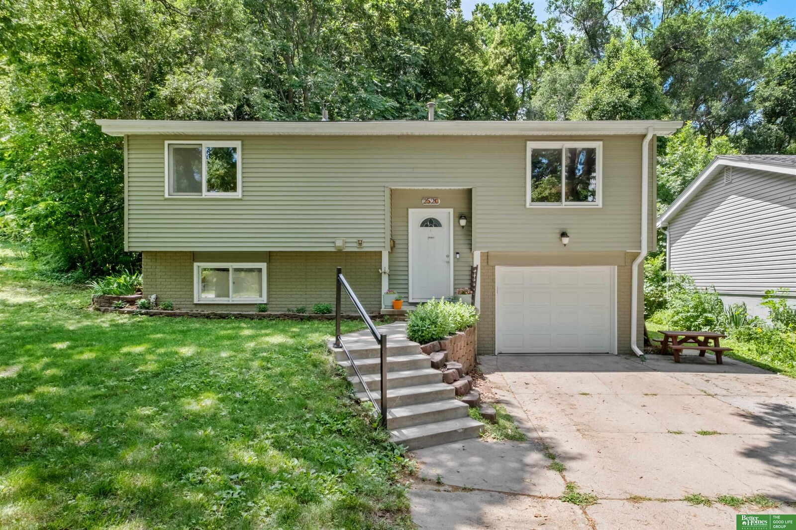 Property Photo:  2520 S 8th Street  NE 68108 