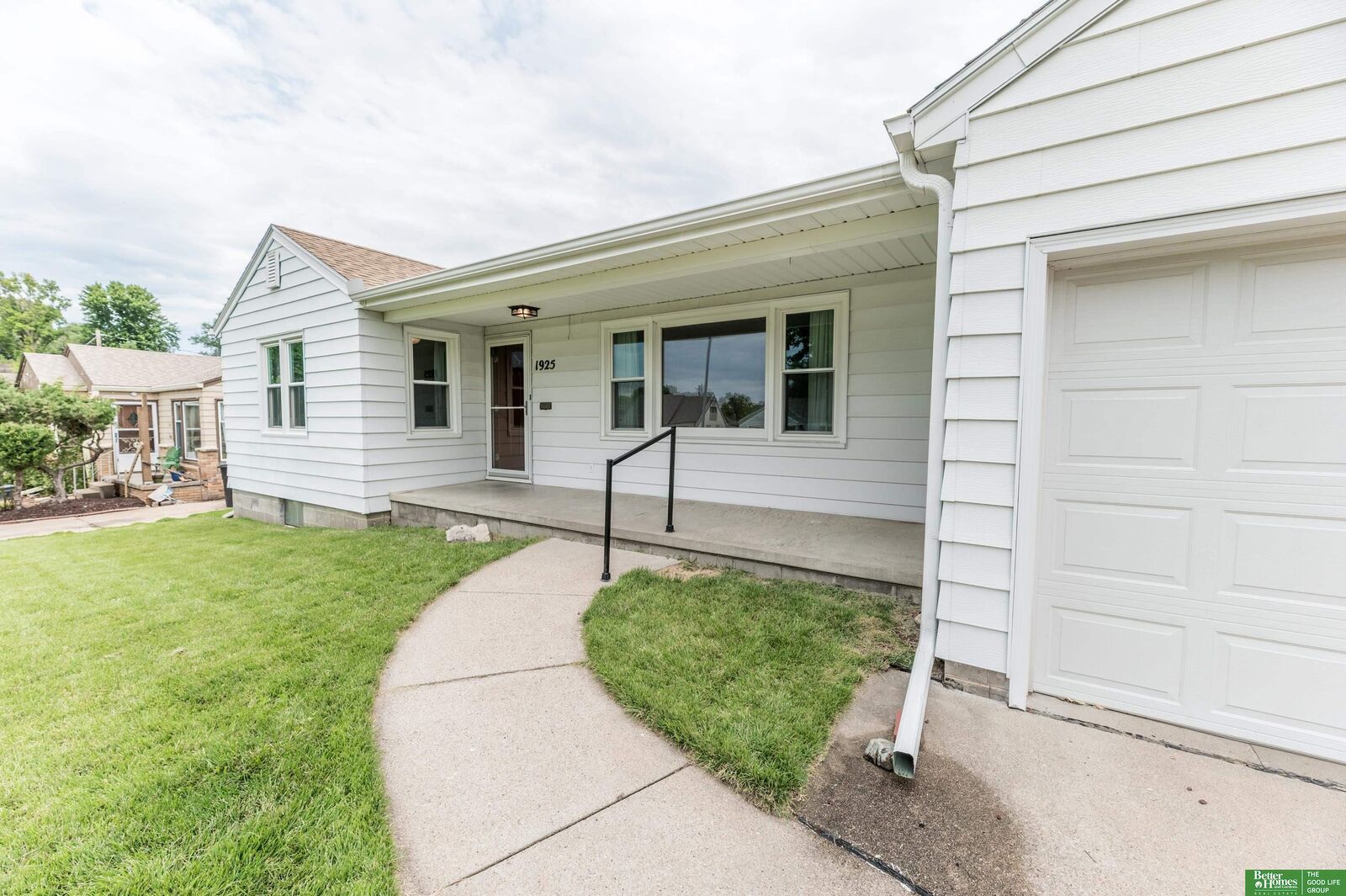 Property Photo:  1925 S 47th Street  NE 68106 