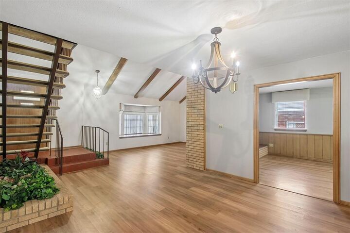 Property Photo:  2216 Laneway Drive  OK 73159 