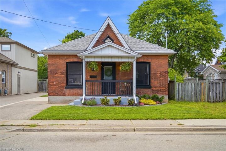 112 Sydenham Street — photo 1