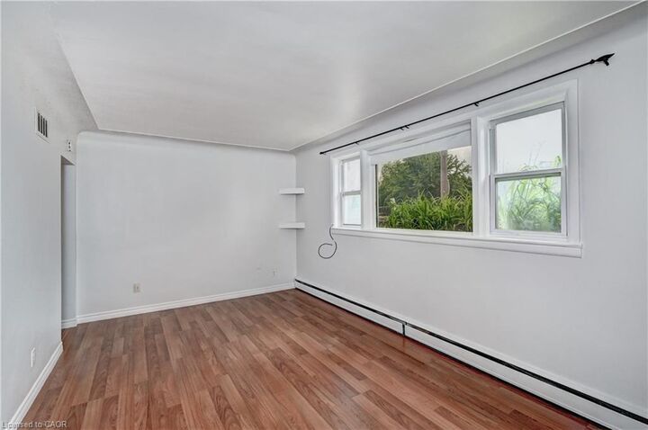 Property Photo:  1230 Queens Boulevard 0  ON N2M 1C3 