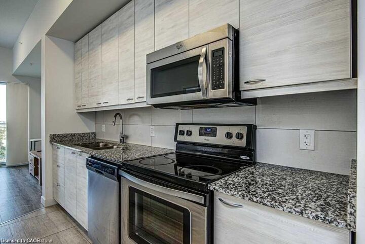 Property Photo:  280 Lester Street 819  ON N2K 3W5 