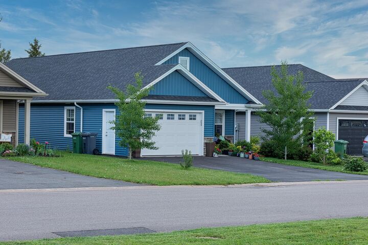 Property Photo:  66 Holmes Lane  PE C1C 0V4 