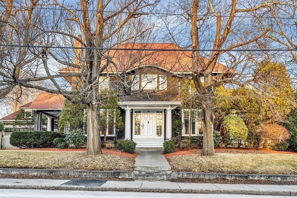 Property Photo:  213 Harris Ave  RI 02895 