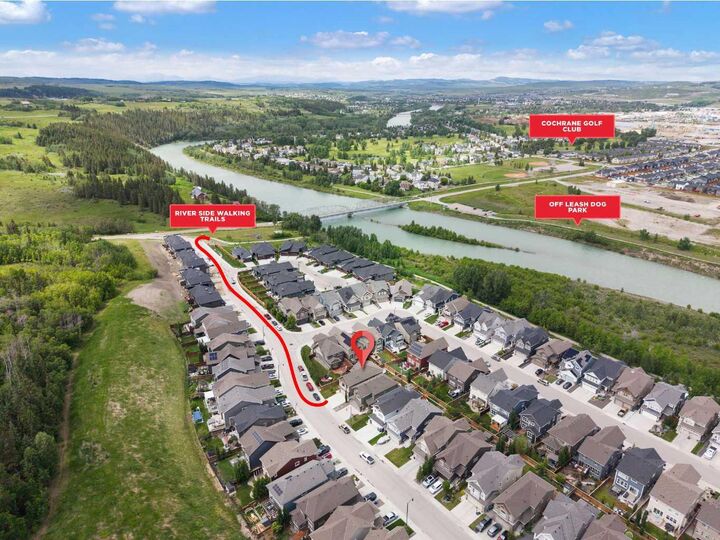 Property Photo: 264 Riviera Way AB T4C 0Z2
