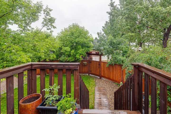 Property Photo:  5902- 52 Avenue  AB T4K 1L4 