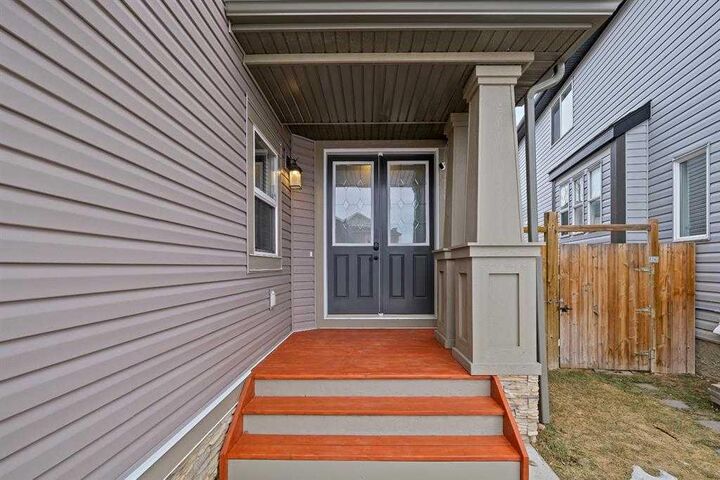 Property Photo:  62 Copperleaf Terrace SE  AB T2Z 0H9 