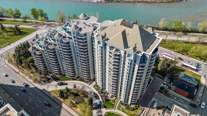 Property Photo:  1108 6 Avenue SW 1701  AB T2P 5K1 