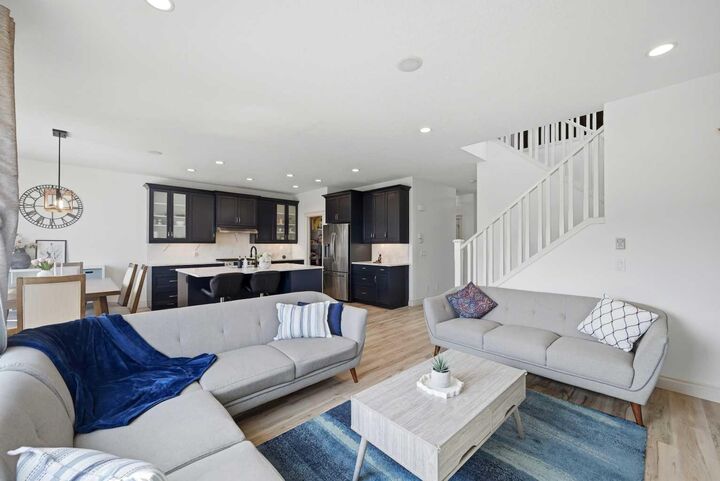 Property Photo:  1153 Kingston Crescent SE  AB T4A 0G1 
