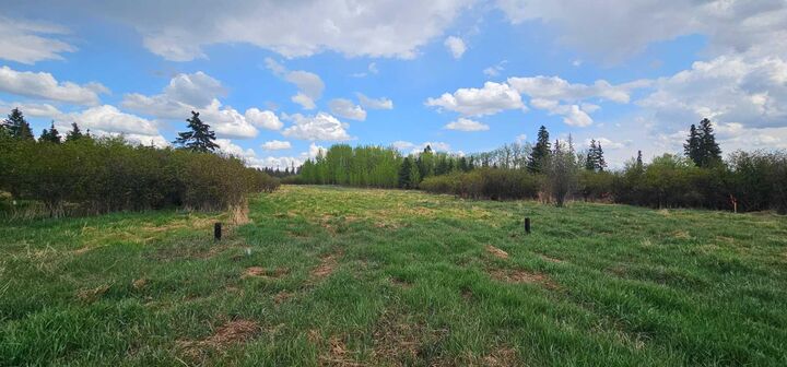 Property Photo:  Sw22-74-6-W6 63 Range Road  AB T8W 3C0 