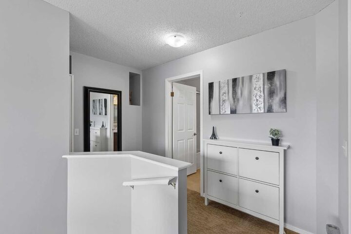 Property Photo:  244 Scurfield Place NW  AB T3L 1T5 