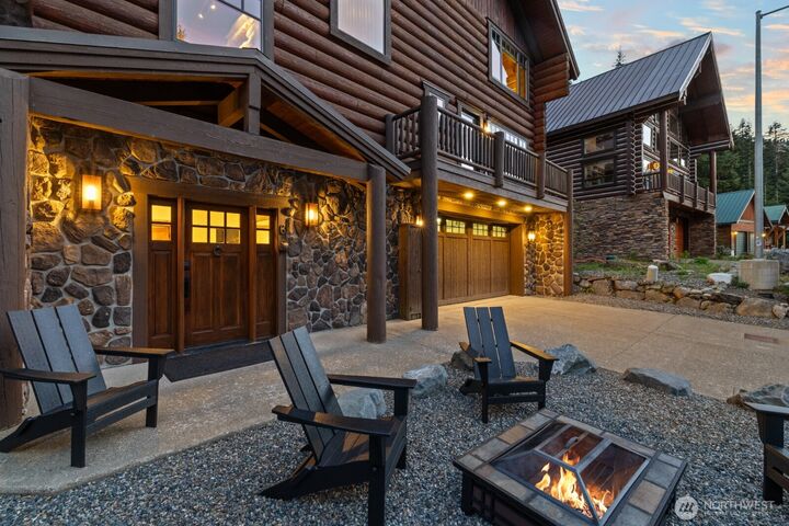 Property Photo:  6  Summit Way  WA 98068 