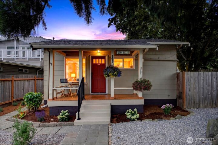Property Photo:  10016 SW 42nd Ave.  WA 98146 